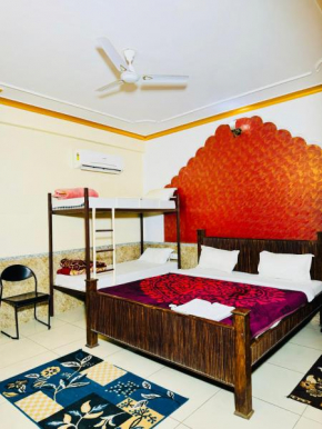MOONLIGHT HOMESTAY & HOSTEL